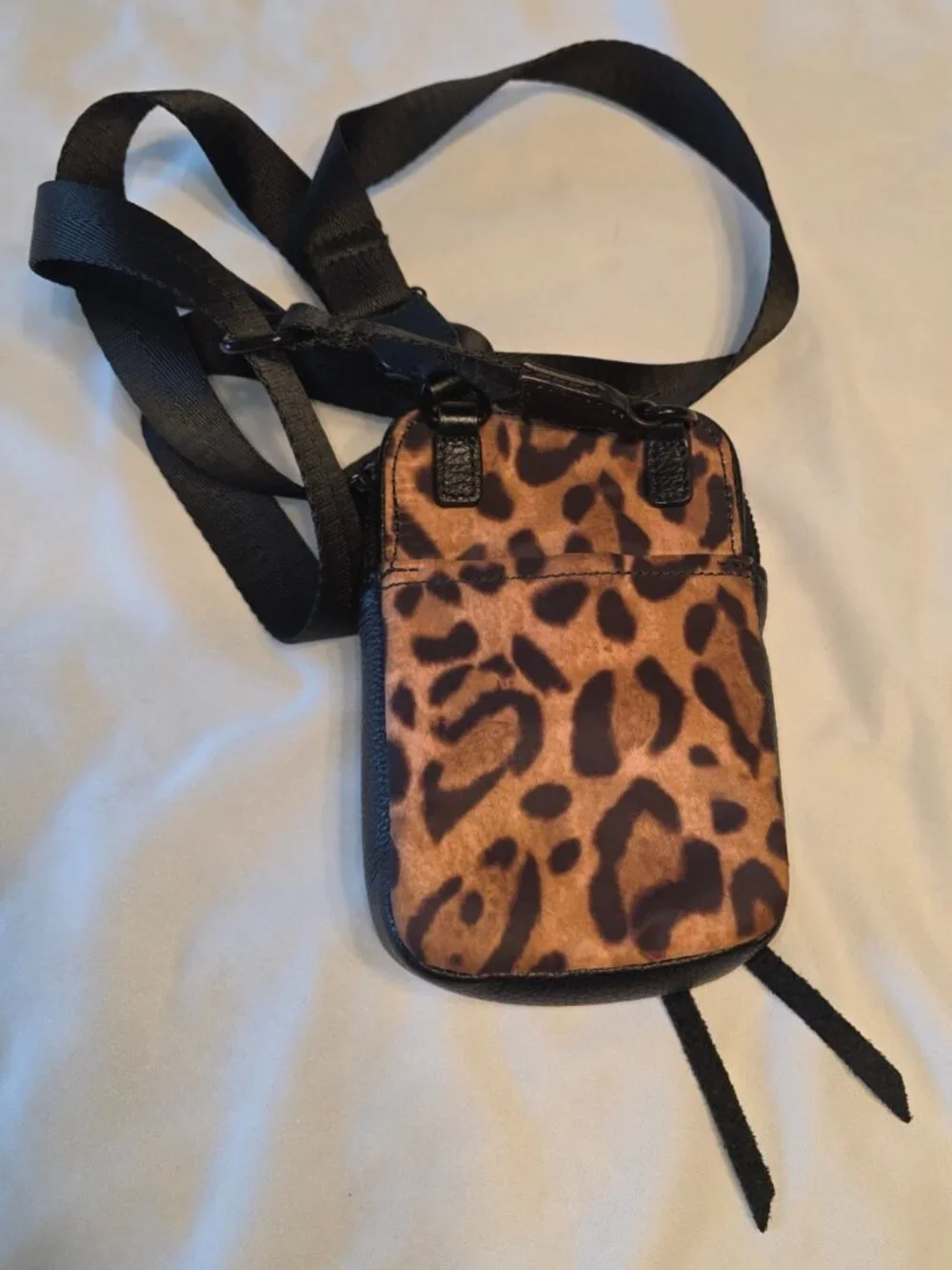 Aimee Kestenberg Leopard Print Crossbody Purse Shoulder Bag Cell Phone Pouch